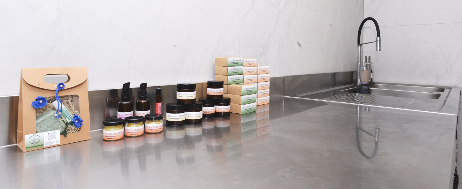 Produktionsraum der k.u.k.Naturkraft Manufaktur in Bromberg – Naturkosmetik handgemacht in kleinen Chargen